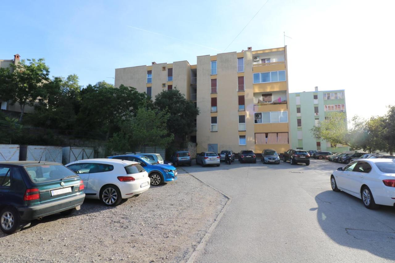 Klaudia Apartment Pula Exterior photo